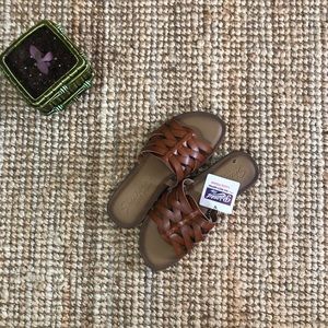 NWT! Sketchers Luxe Foam Sandals Size 6